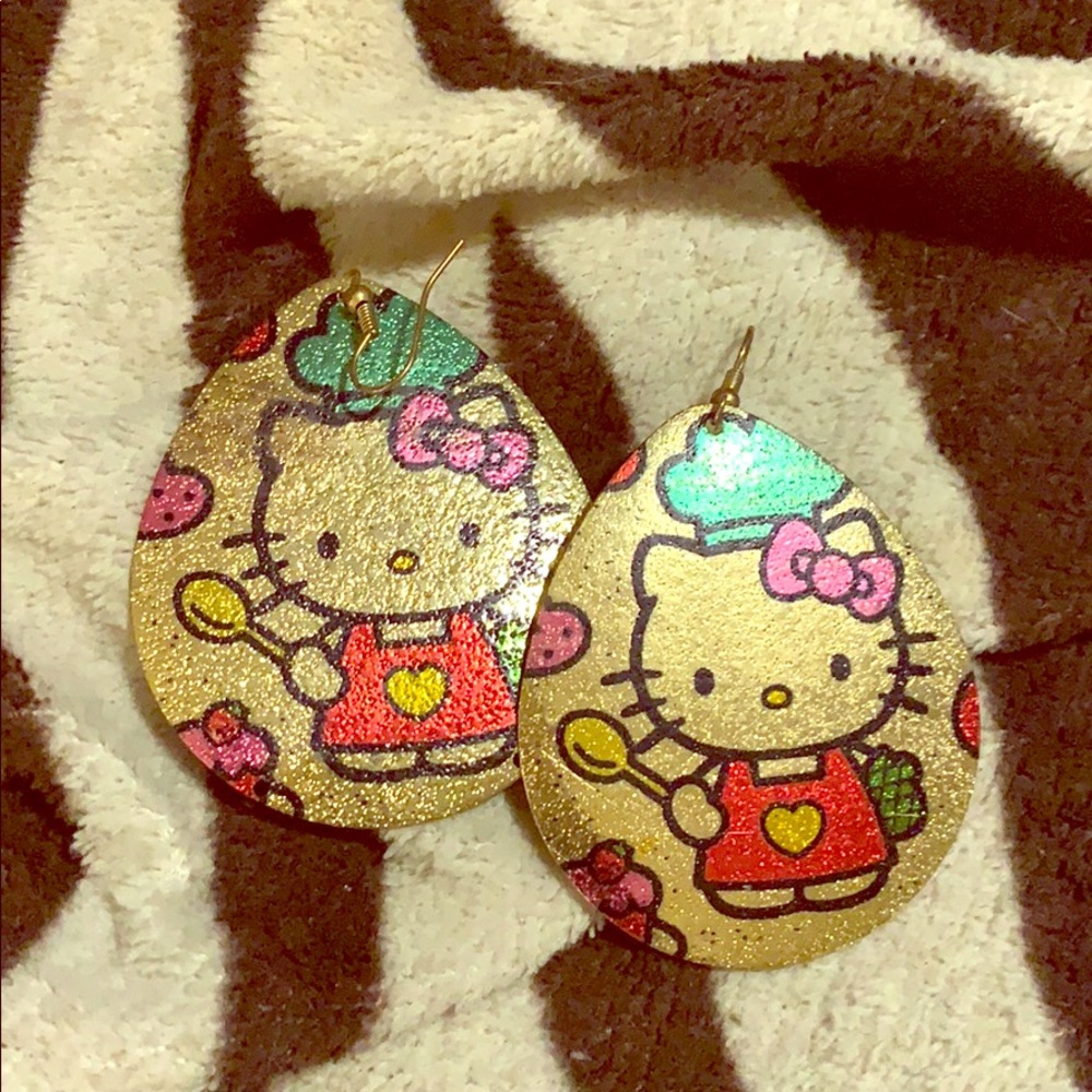 Hello kitty earrings